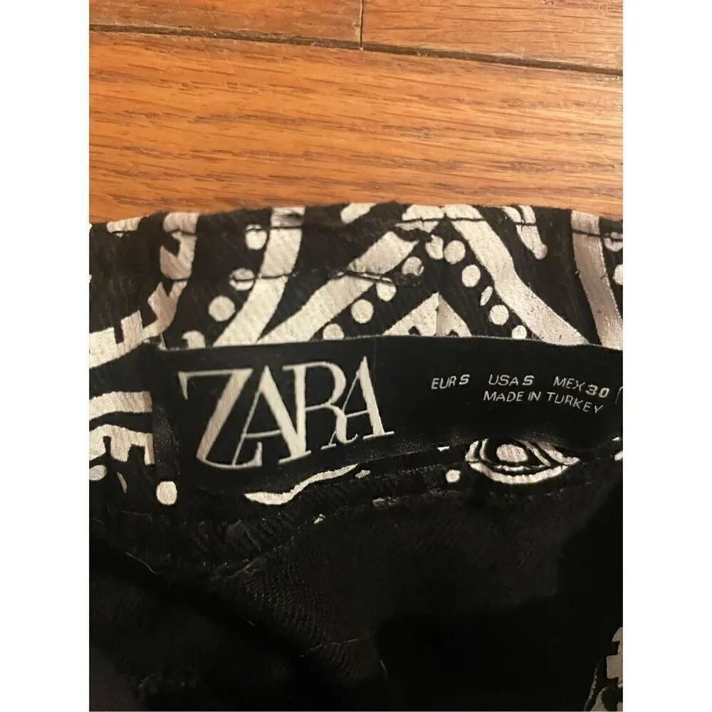 ZARA Shorts - Picture 2 of 3